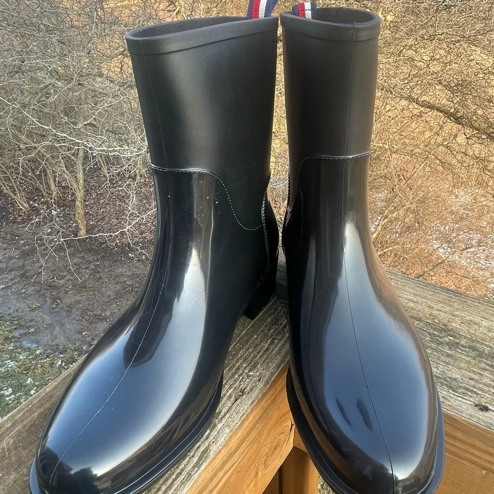 Tommy Hilfiger Women’s Kraig Black Winter & Rain Boots - Like new!